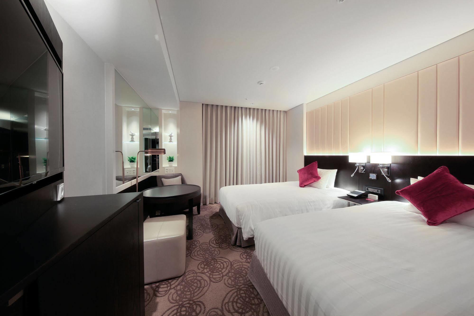 Solaria Nishitetsu Hotel Seoul Myeongdong Exterior photo