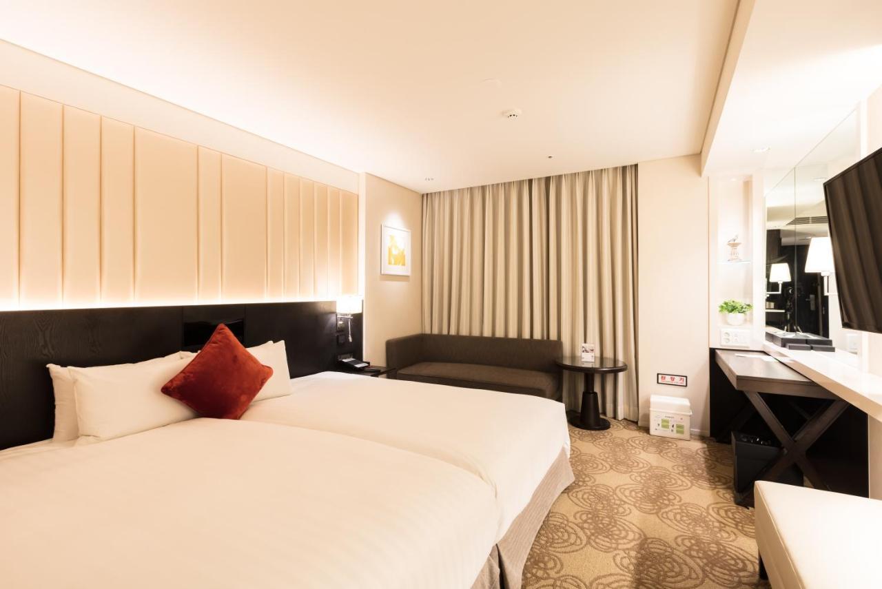 Solaria Nishitetsu Hotel Seoul Myeongdong Exterior photo