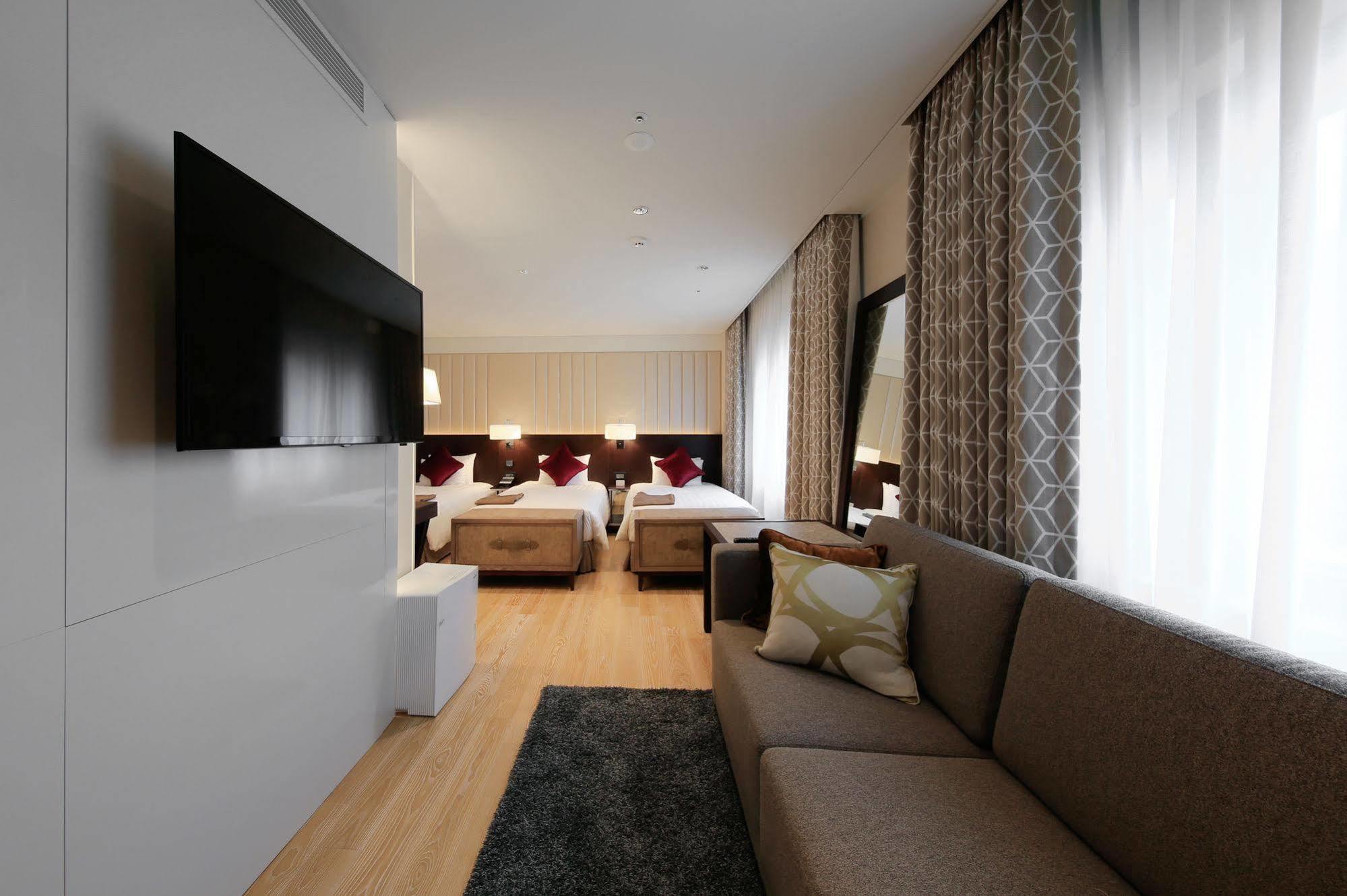 Solaria Nishitetsu Hotel Seoul Myeongdong Exterior photo